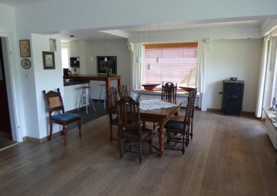 Esszimmer mit offener Küche