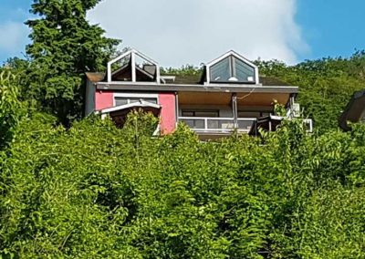Haus von der unteren Straße aus