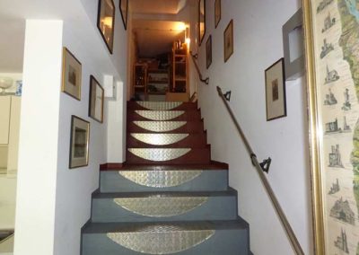 Treppenaufstieg Keller